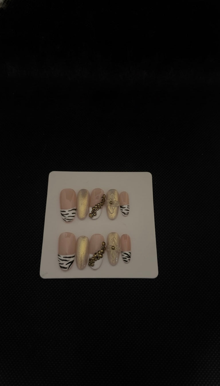 Zebra & Gold Nails